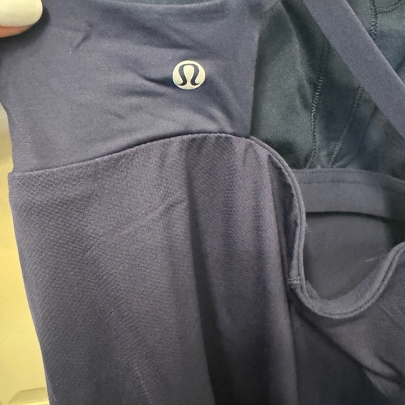 Lulu lemon tank size 8 navy like new - Picture 4 of 6